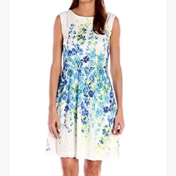 Studio One Dresses & Skirts - Studio One floral dress lacey fit and flair size 12